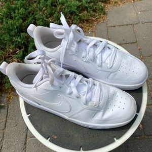 Excellent condition Nike Youth 6.5 - worn once